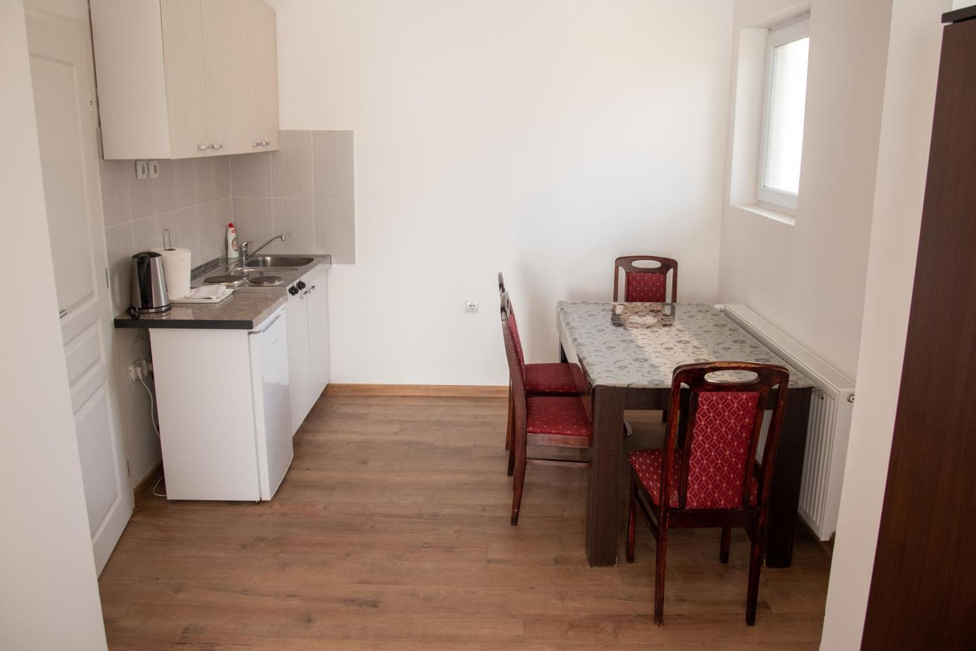 Apartments Kuca Aleksic นิส ภายนอก รูปภาพ