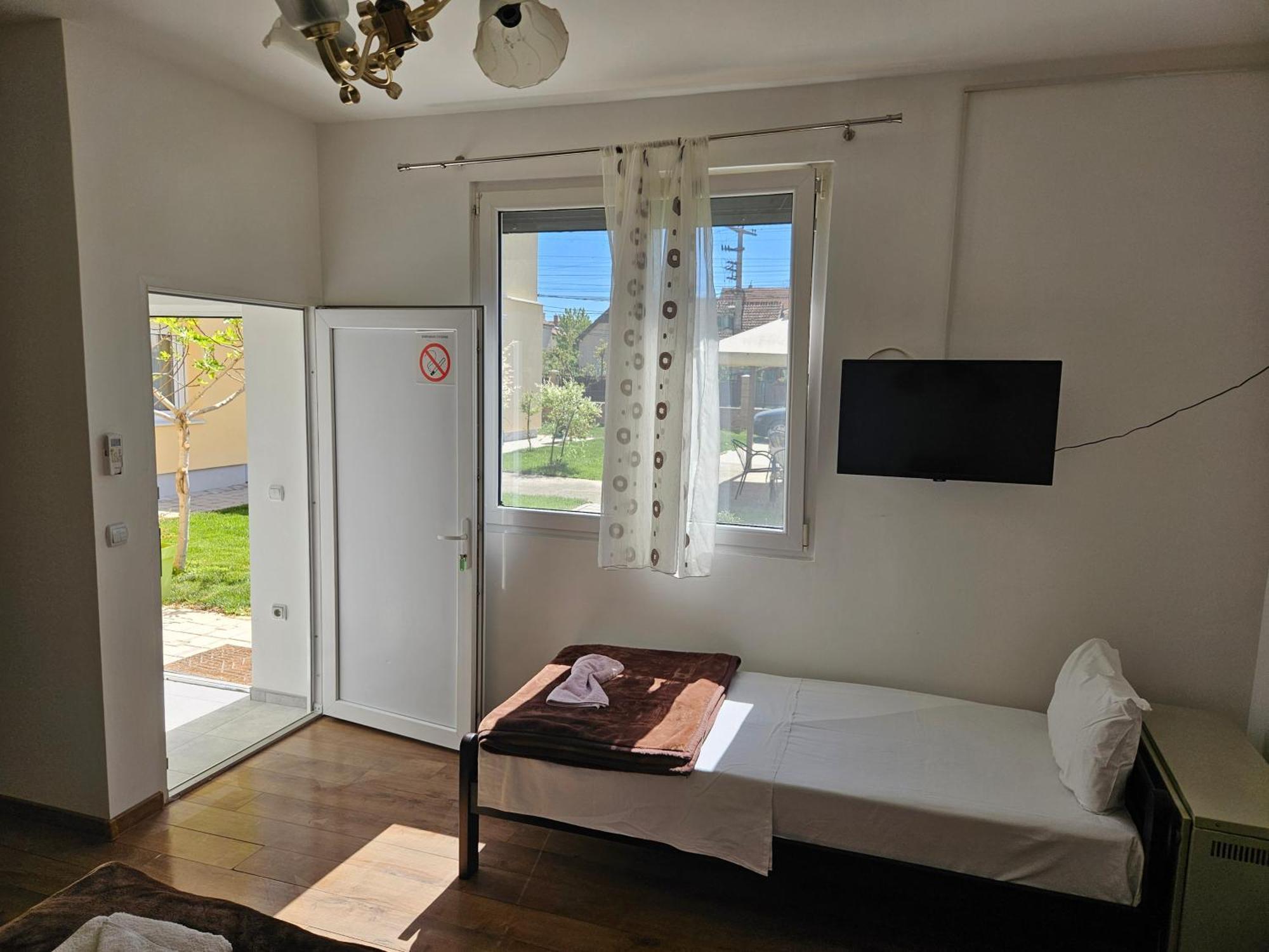 Apartments Kuca Aleksic นิส ภายนอก รูปภาพ